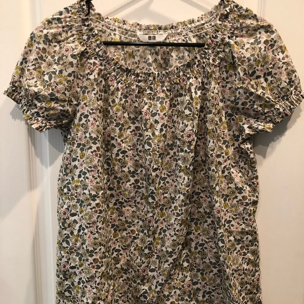 Uniqlo Floral Peasant Top